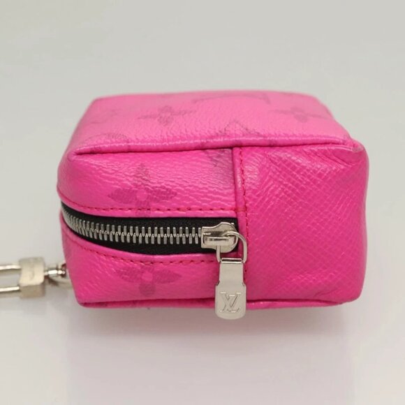 LOUIS VUITTON Taigalama Porte Cles Charm Fuchsia - Picture 8 of 16